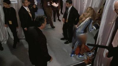 上帝の光|穿衣服对她是种浪费,生的孩子叫腰精的后裔