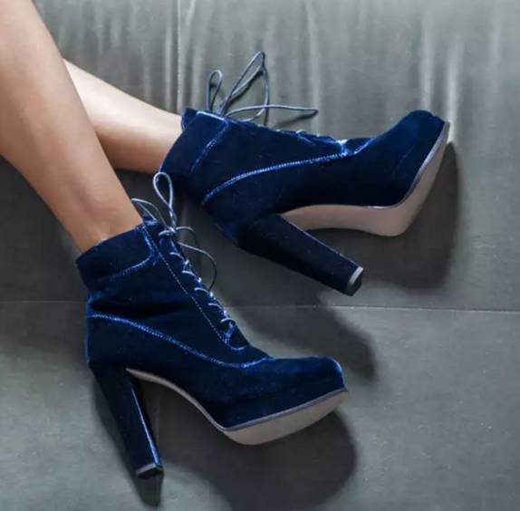 千足小姐|这个秋天,你只需三双短靴