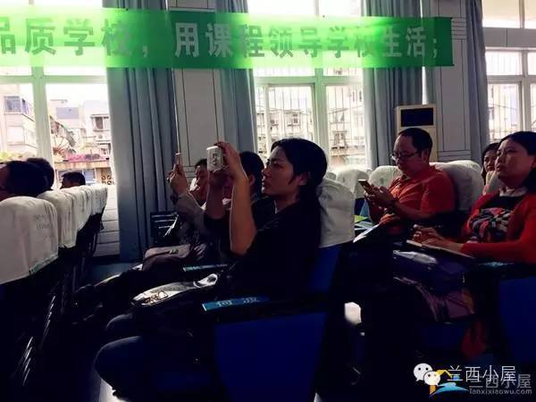 兰西小屋家长学校开课啦怕早恋、怕脆弱、怕叛逆？赶紧来家长学校取经吧