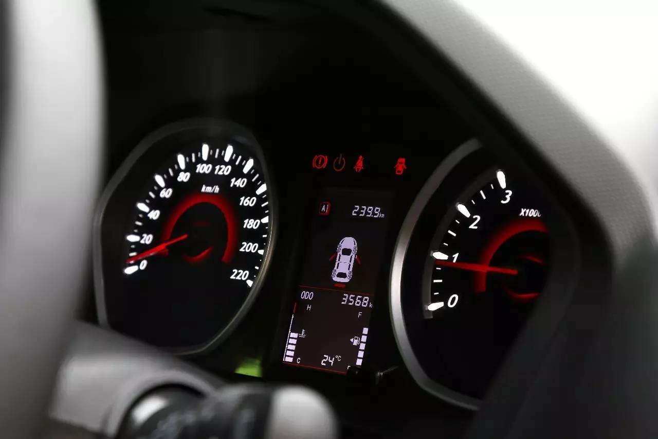 吉利远景x3和东南dx3哪个质量好,东南dx3深度体验