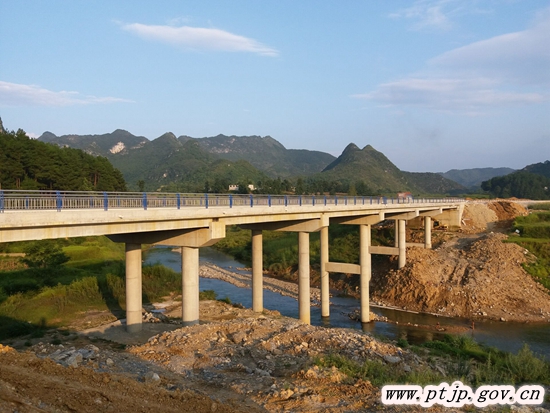 平塘县公路改造,打通道路瓶颈优化道路交通