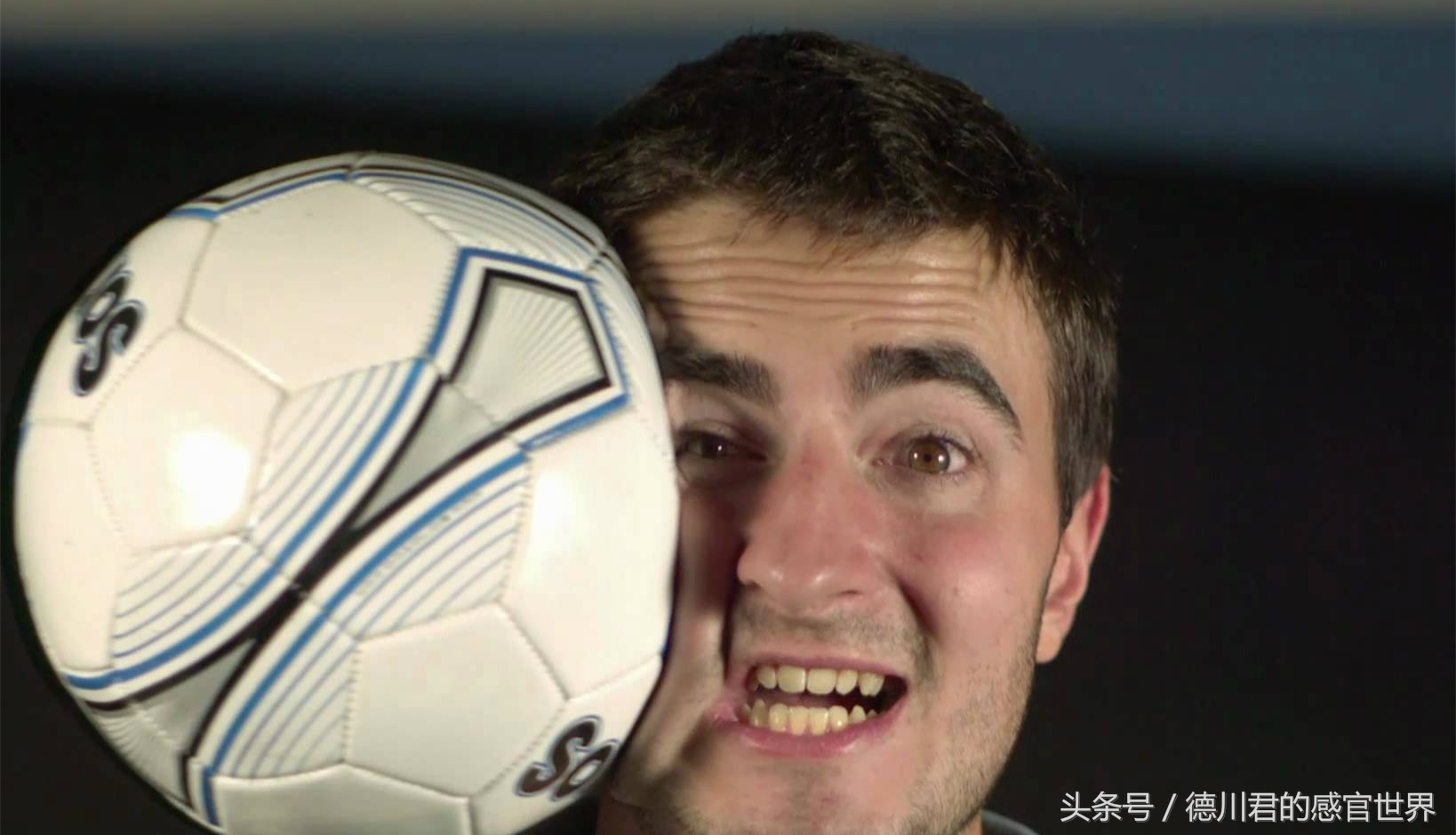 关于足球的危险动作,足球是危险运动