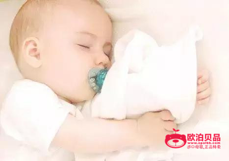 宝宝夜间哭闹该怎么哄,宝宝夜间哭闹该不该讲迷信