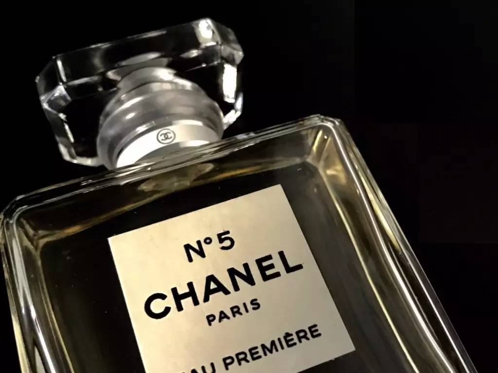 怎么判断自己适合什么香水男 (男生应该知道什么的香水最好)