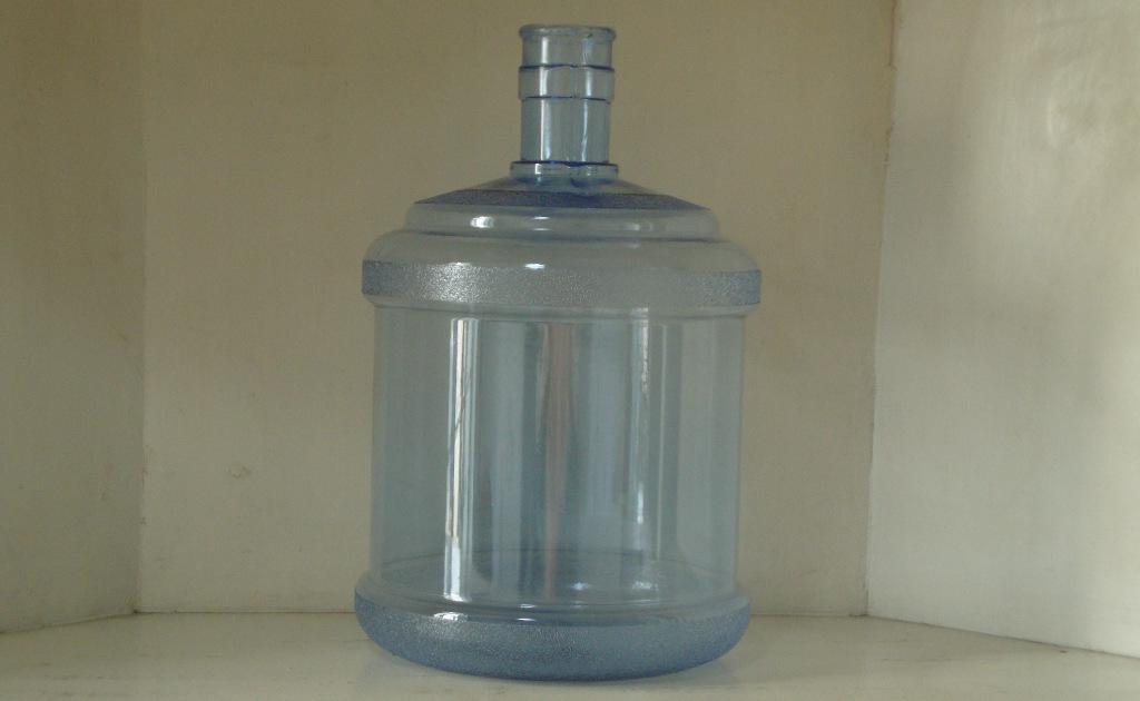 塑料瓶等级7可以装热水吗,怎么分辨塑料瓶能不能装热水