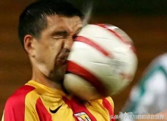 关于足球的危险动作,足球是危险运动