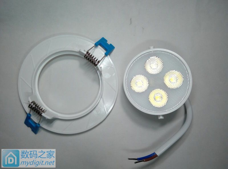 拆1.8包邮还送球泡的美的4W射灯，一如既往的设计和做工！