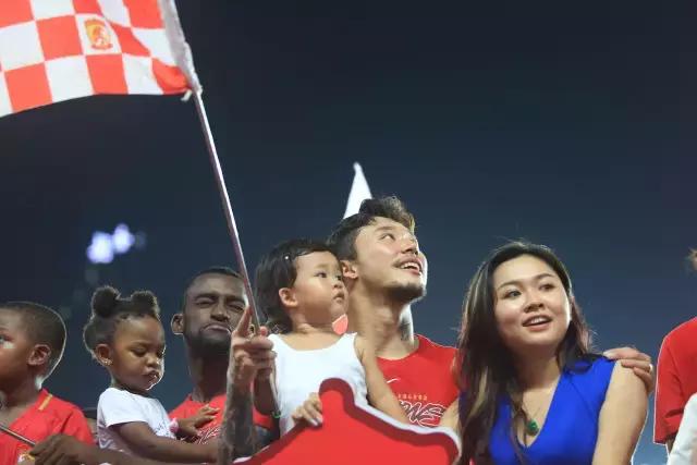 恒大六连冠庆典视频,广州恒大中超六连冠庆典