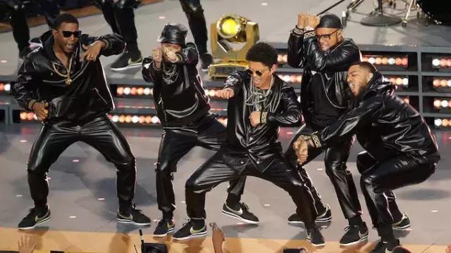 洛杉矶联名阿甘鞋,阿甘鞋联名红