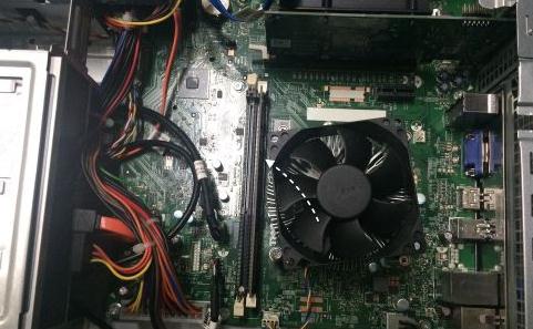 电脑显示屏黑屏主机还在运行,电脑开了主机黑屏怎么办