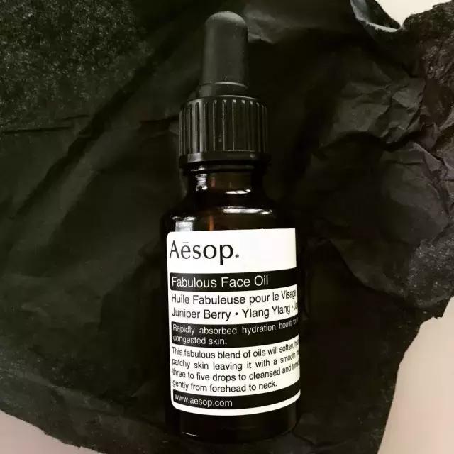 一瓶护肤霜拯救一个牌子,一瓶唇膜拯救你的容颜