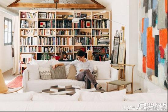 他把亚马逊河上的5000只塑料瓶变成艺术品！