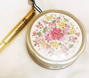 嘴唇起皮如何护唇,嘴唇干裂起皮没有唇膏解决方法