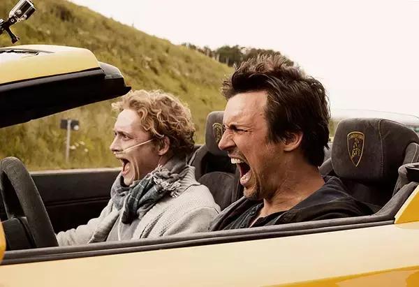 10部创意无限，让你笑到肚子痛的喜剧片