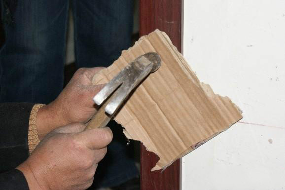 10年装修的老师傅忠告,木门安装关不严有什么妙招