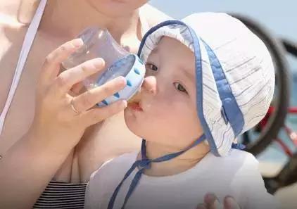 儿童饮水杯怎么选,宝宝饮水杯哪一款比较好