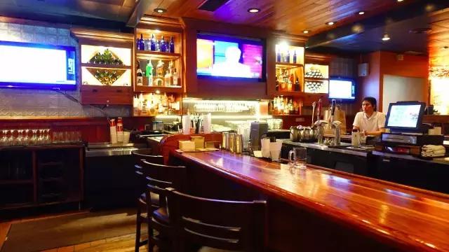 这里买一线大牌比香港便宜3成！风景还很美！