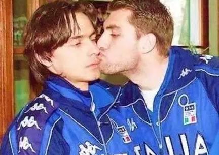 c罗告白皮克c罗谈皮克,c罗公开示爱球迷迪丽热巴