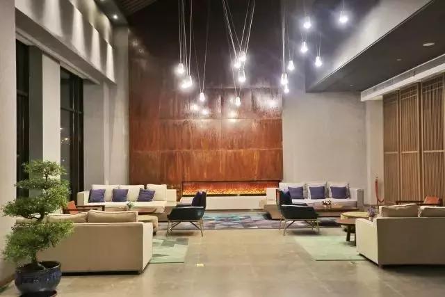 美豪皆丽致烟雨醉无锡