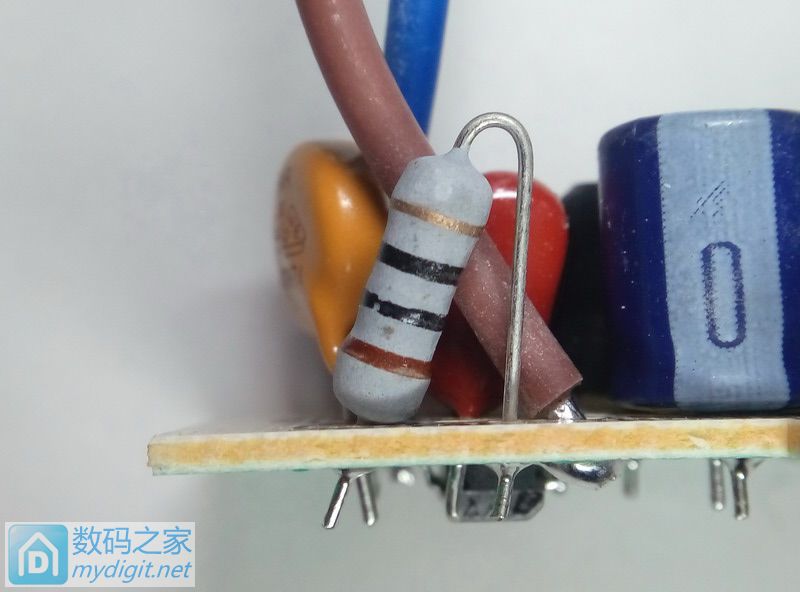 拆1.8包邮还送球泡的美的4W射灯，一如既往的设计和做工！