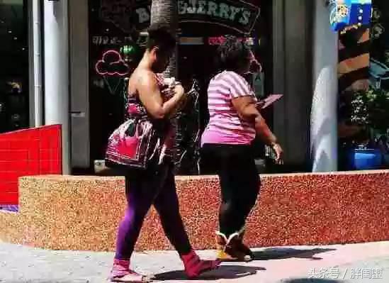 融入纽约文化的纤莉秀