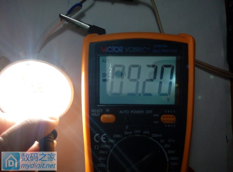 拆1.8包邮还送球泡的美的4W射灯，一如既往的设计和做工！