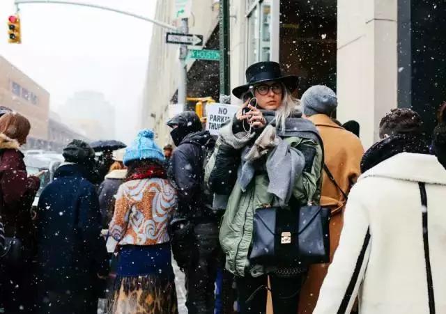 那么多颜色，她们就偏爱高级灰