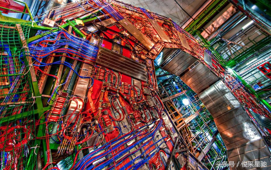 人进入粒子对撞机会怎样,把人放在粒子对撞机里