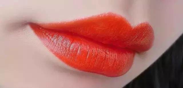 ysl口红1996方管圣诞款 (圣罗兰ysl方管星辰口红)