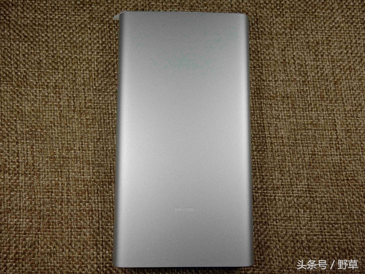 小米移动电源2按键功能,小米移动电源2和3区别