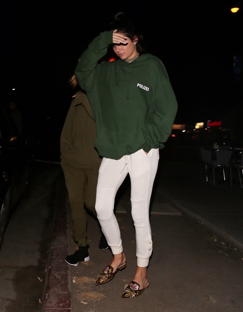 关晓彤袁姗姗穿裙子,袁姗姗关晓彤私服