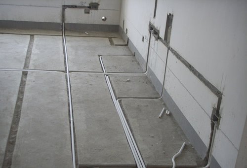 新装修的房子跳闸怎么解决,只要一受潮就跳闸老电工教你一招