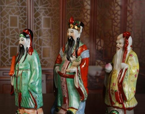 客厅的正财运和暗财位,客厅的财位怎么用罗盘确定