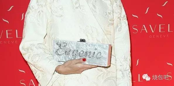 唯物|情人节倒计时,去看50个潮牌出的超级碗纪念球,独一无二