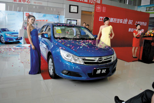 新手头一天上路怕熄火怕迷路？8万家轿自动导航全都有