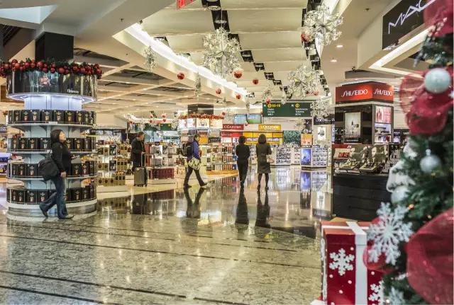 剁手一级预警！BV携神级小伙伴入驻温哥华机场免税店