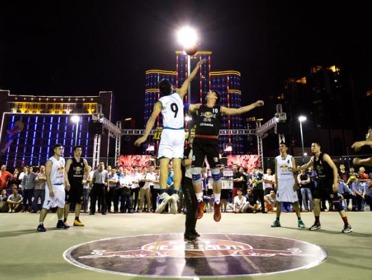 能量加冕王者登基2016红牛能量周末篮球赛完美落幕！