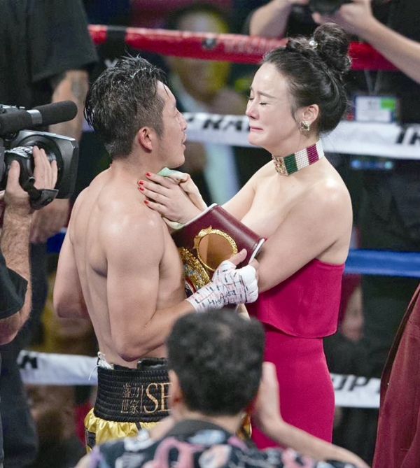 拳王邹市明有多少金腰带,邹市明夺wbo金腰带视频