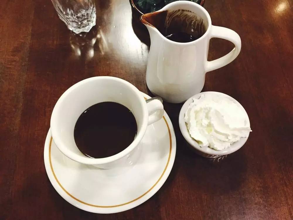 冬天来一杯热可可,冬天这么冷来一杯奶茶暖心