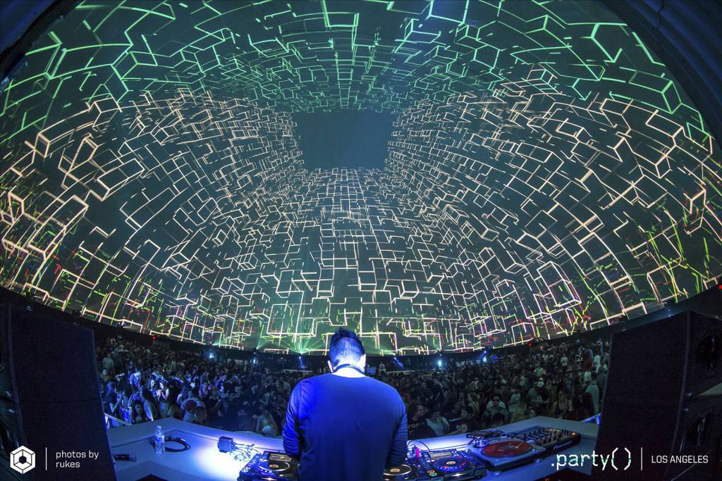 还敢骂人死胖子?身价89亿的程序员告诉你:胖,照样比你浪!