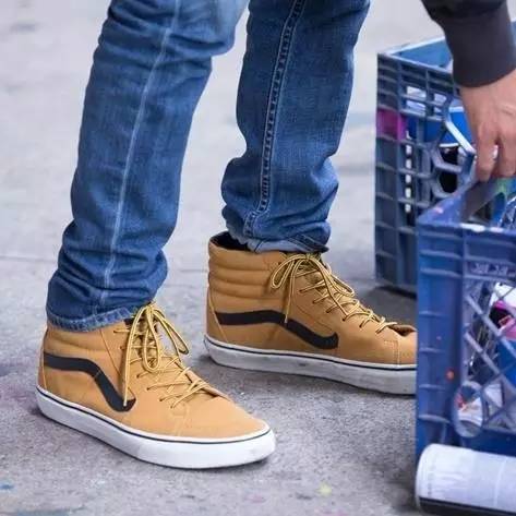 还在穿小白鞋吗,还在穿冬天的鞋子