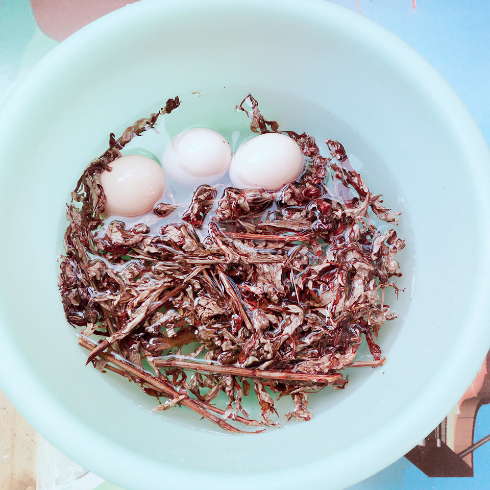 艾叶煮鸡蛋，女人的知音，有化痰利湿，活血调经，助孕安胎的作用