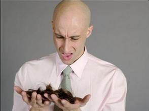 治疗脱发时找医生注意什么,脱发的原因及治疗方法你了解了吗