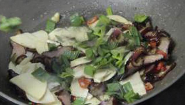 正宗湖南老杨冬笋炒腊肉,冬笋炒腊肉冬笋需要焯水吗