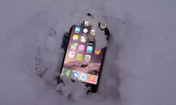苹果手机冬天会冻关机是什么原因,怎样避免苹果手机低温关机