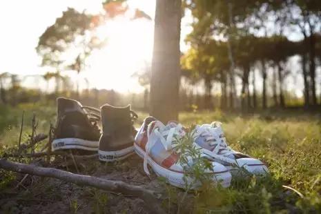 白色帆布鞋太难洗了,帆布鞋没什么脏就不要洗