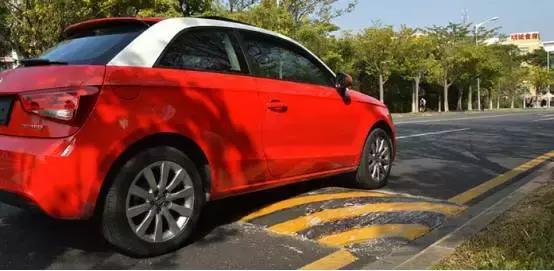 车上有不明液体擦不掉怎么办,车上有不明液体怎么处理