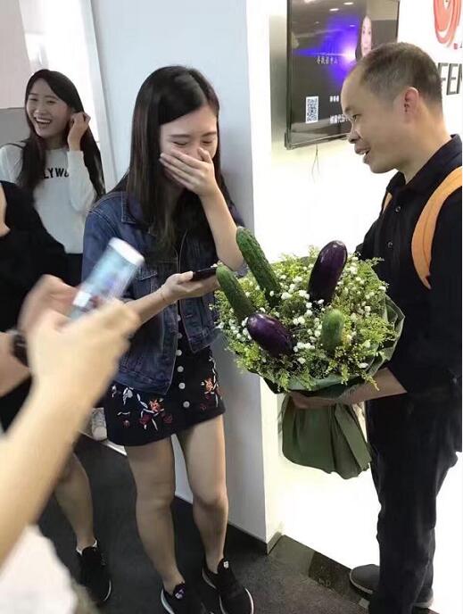 各种奇怪又好看的花束,有创意又古怪的花束