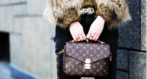 别再刷屏是什么意思,ysl星辰刷爆朋友圈