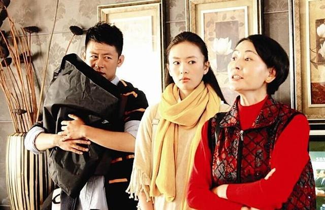 儿子呕吐不止吐到盆里,1岁宝宝呕吐不止喝水都吐想睡觉